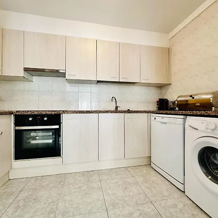 3390 Maritim B 1-a. A Primera Linea De Mar, En Corazon Mismo De A Tocar De La Playa - Es-258-147 Roses
