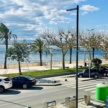 3390 Maritim B 1-a. A Primera Linea De Mar, En Corazon Mismo De A Tocar De La Playa - Es-258-147 Roses