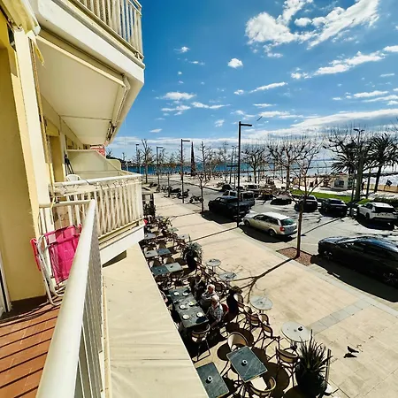 3390 Maritim B 1-a. A Primera Linea De Mar, En Corazon Mismo De A Tocar De La Playa - Es-258-147 * Roses
